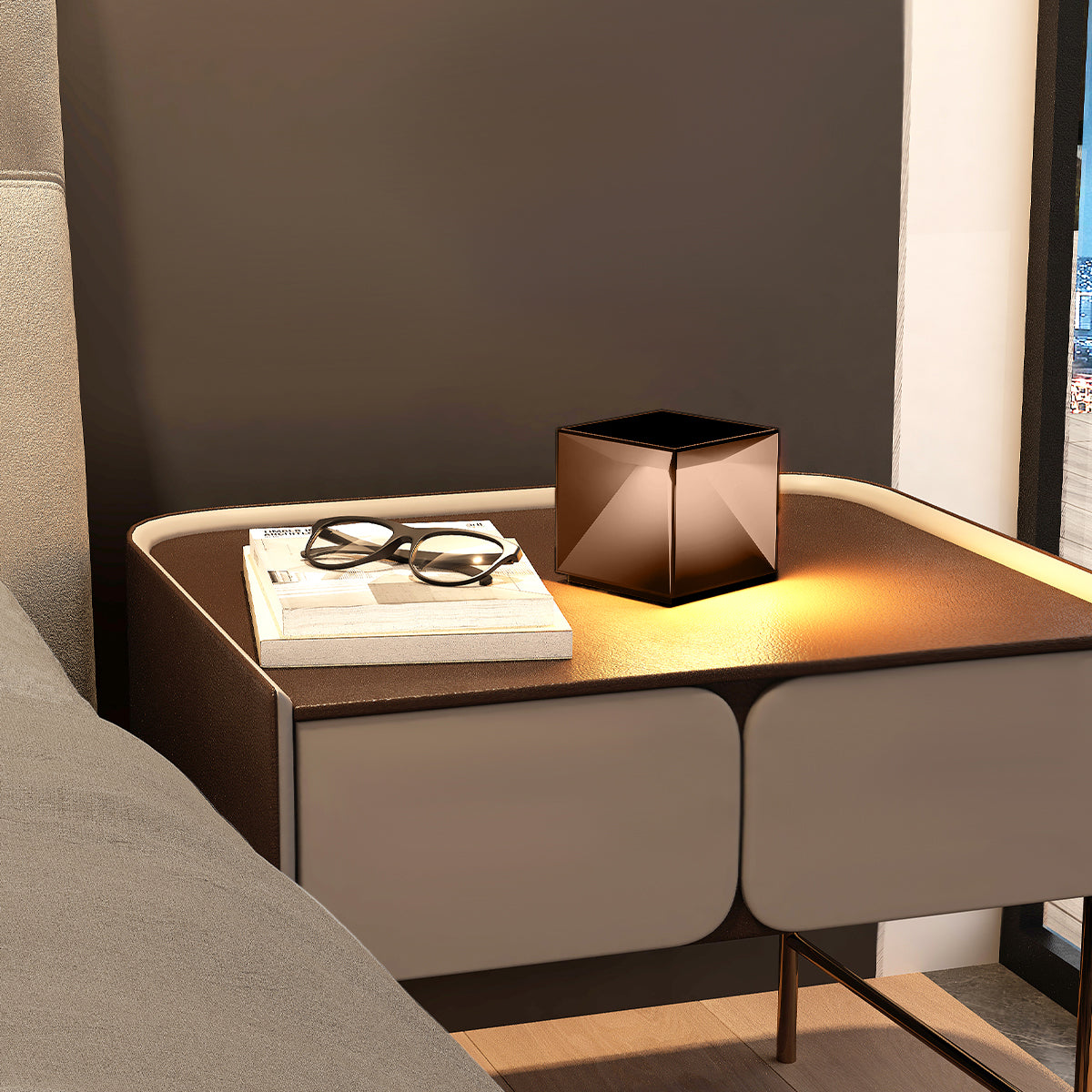 Mini lampe de table cubique en aluminium corten LED blanc chaud dimmable CUBOX MINI CORTEN H8 cm