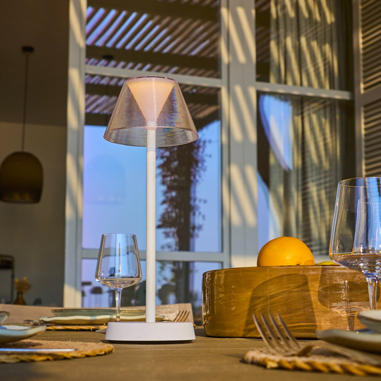 Lampe de table sans fil LED blanc chaud BEVERLY WHITE H34cm