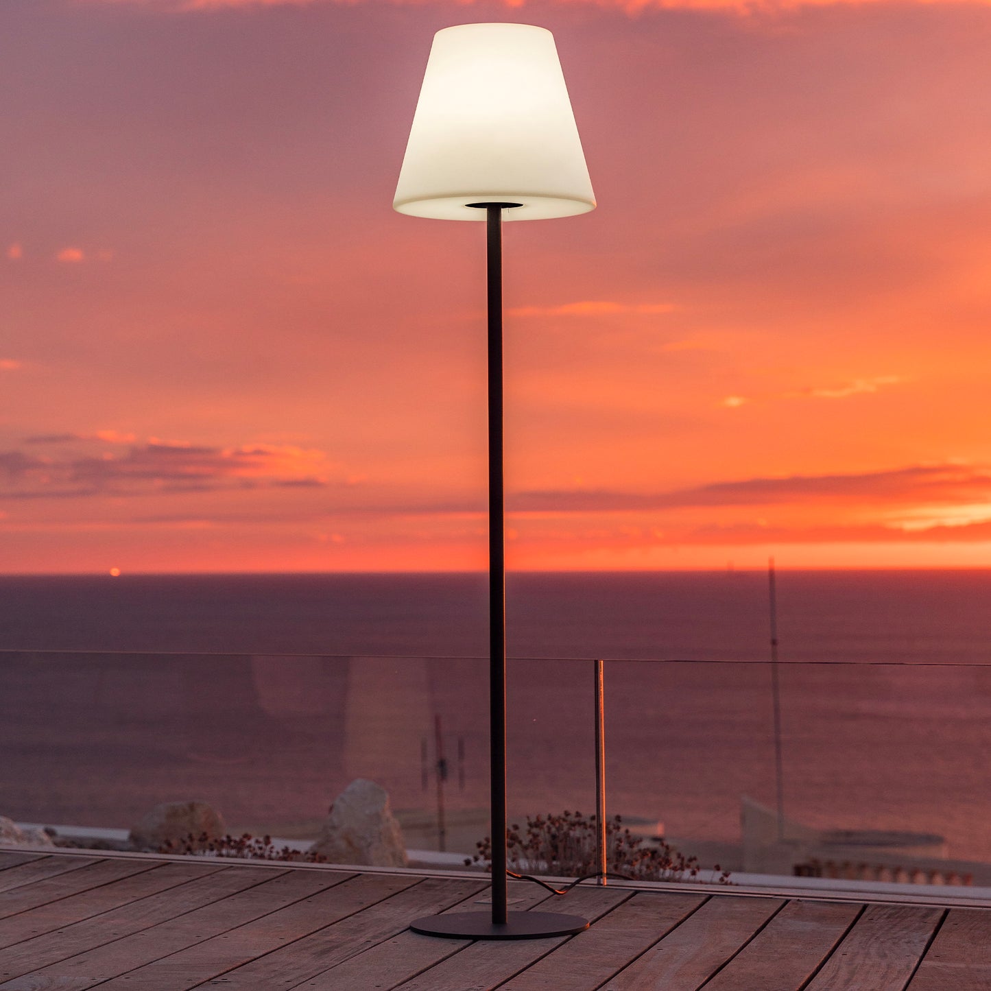 Lampadaire filaire pied acier pour extérieur éclairage puissant LED blanc STANDY H150cm culot E27