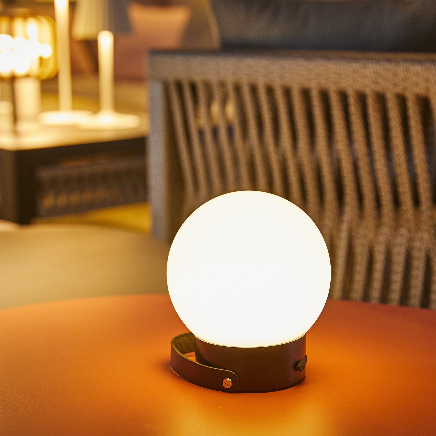 Baladeuse sans fil et solaire LED blanc chaud GLOBY NOMAD H23cm