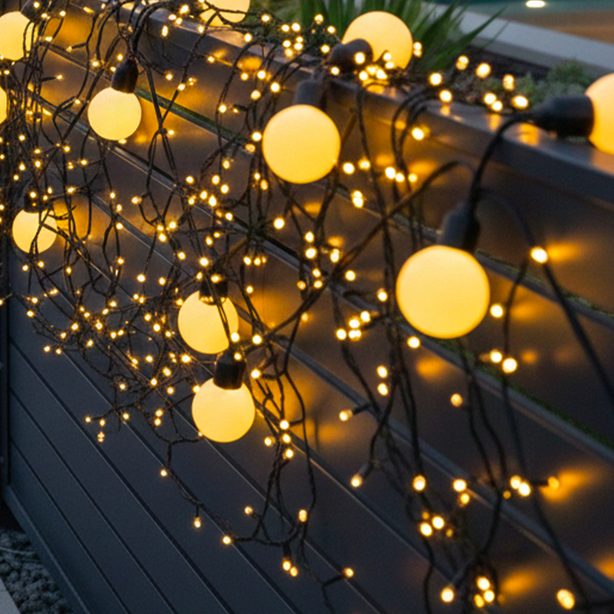 Guirlande lumineuse solaire globes et micro LED blanc chaud BILLY WARM WHITE MIX 13 modes 14m