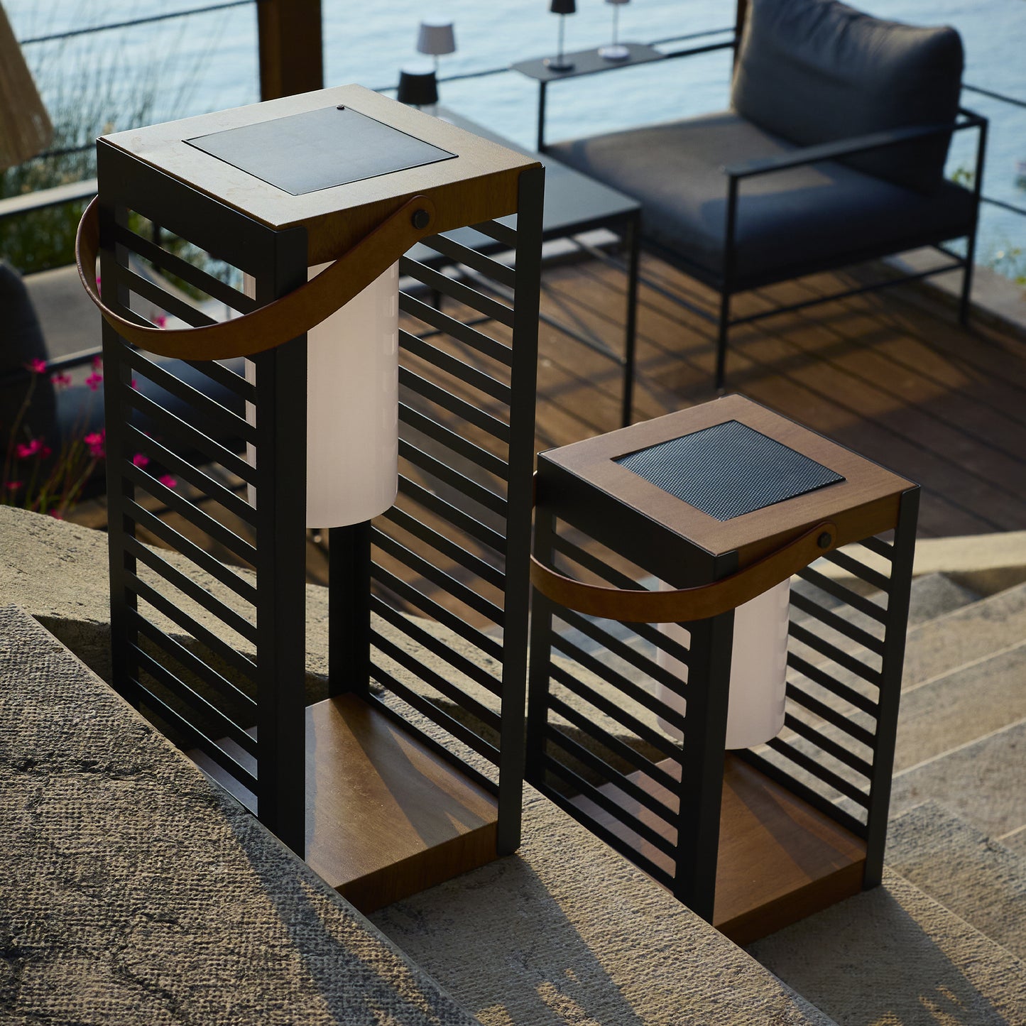 Lanterne solaire décorative avec base LED solaire rechargeable LED blanc chaud FERIAN SMALL H35cm