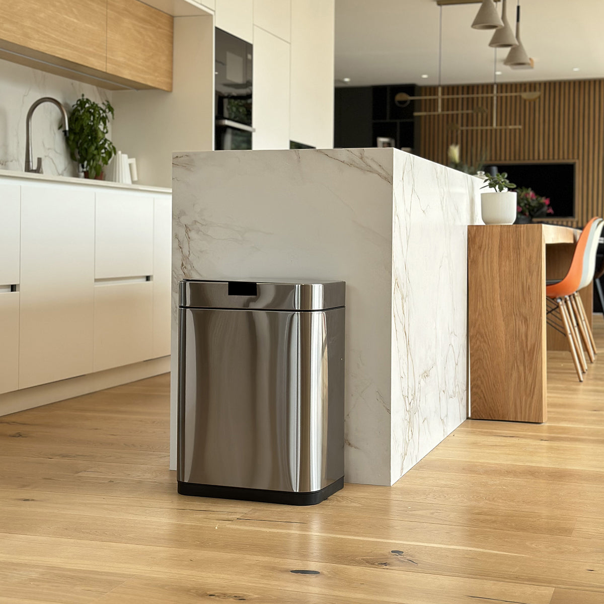Poubelle de cuisine automatique design 60L DAYTONA en acier INOX avec cerclage