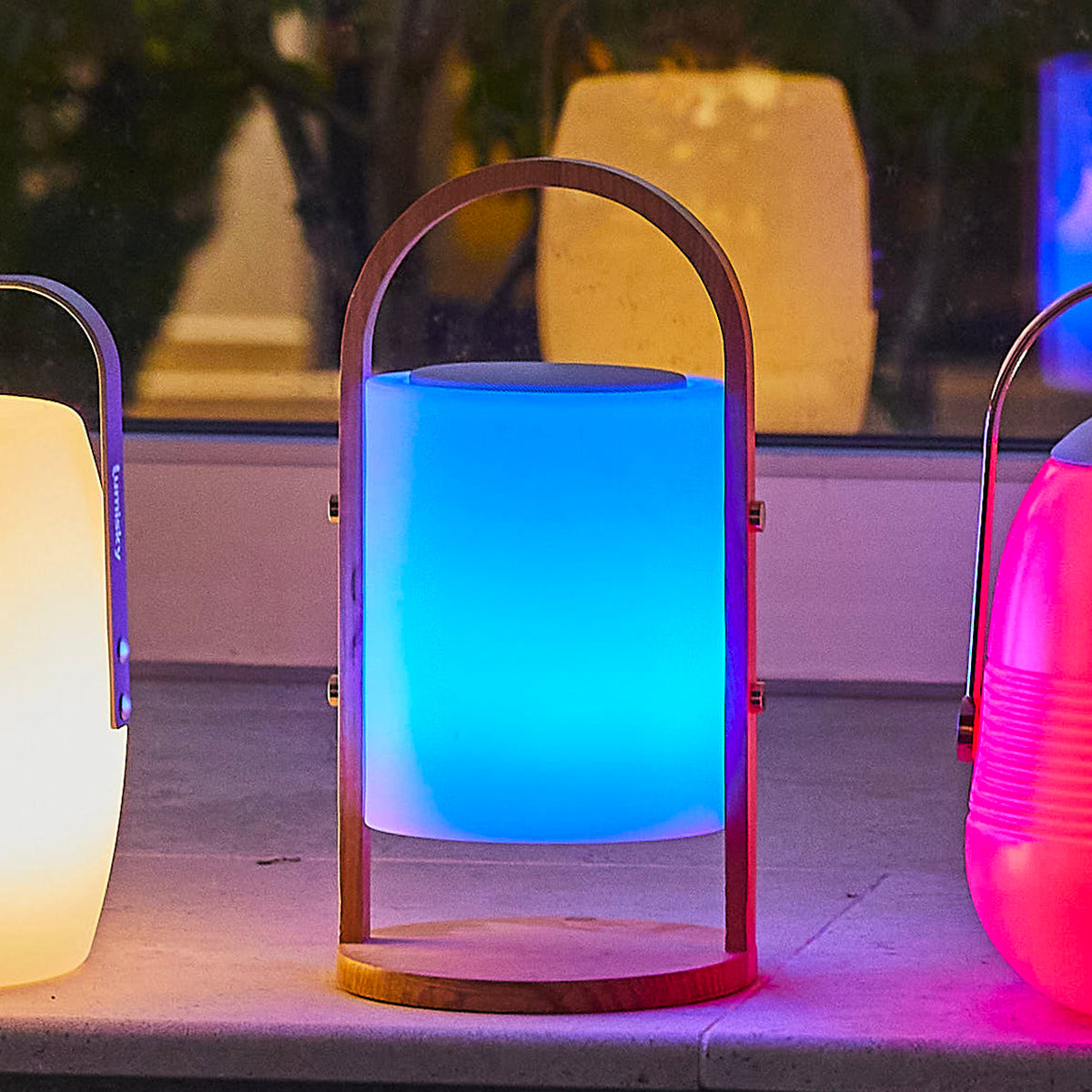 Lampe enceinte bluetooth sans fil poignée bois LED blanc/multicolore dimmable WOODY PLAY H37cm avec télécommande