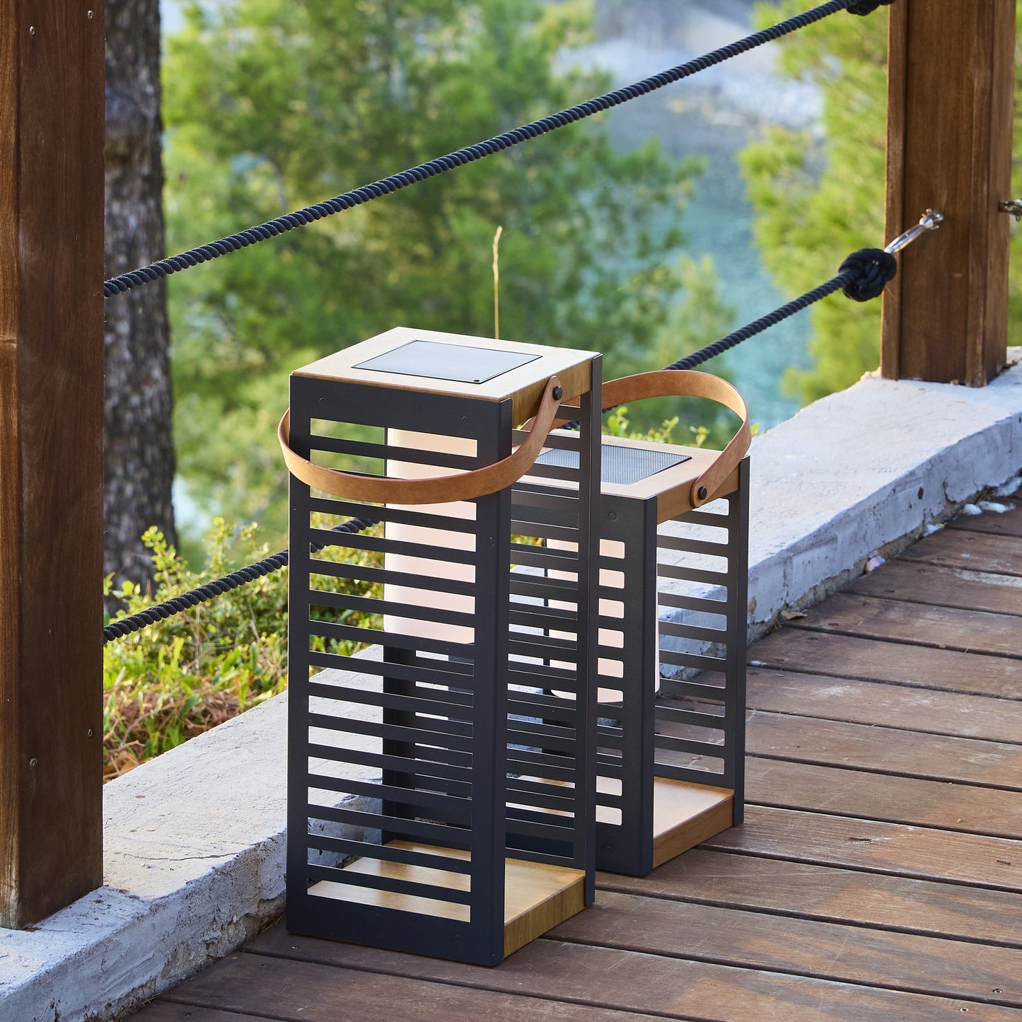 Lanterne solaire décorative avec base LED solaire rechargeable LED blanc chaud FERIAN SMALL H35cm