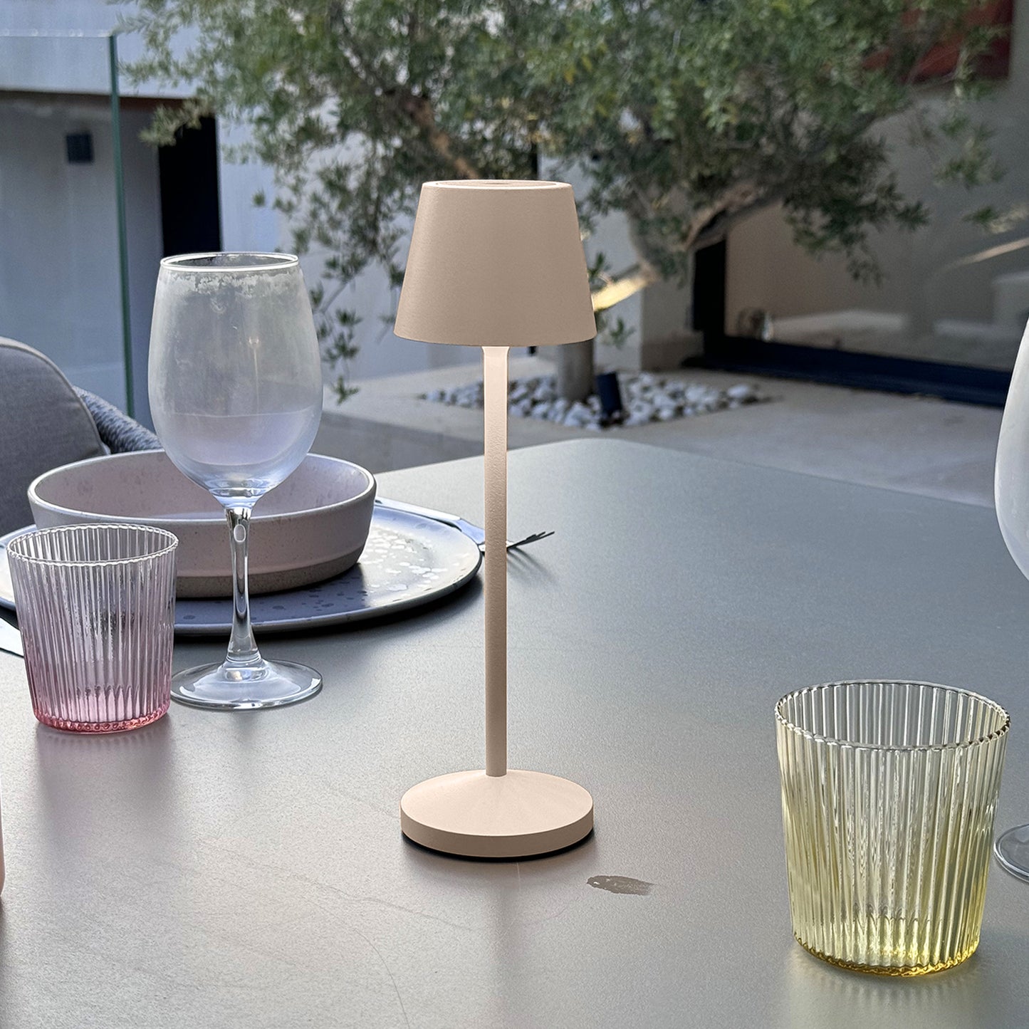 Lot de 9 lampes de table sans fil LED blanc chaud dimmable EMILY SAND H25cm avec plateau de chargement