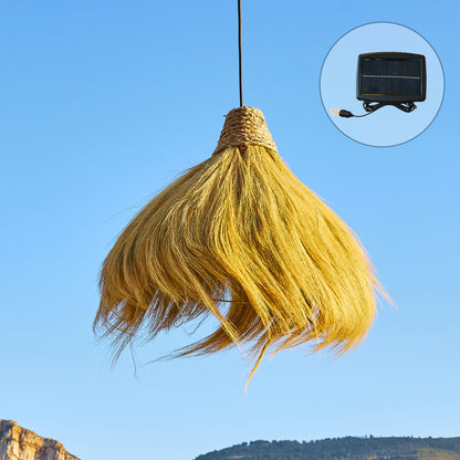 Suspension solaire MASAI SOLAR en herbe marine et paille avec câble hybride secteur et solaire 5m de longueur