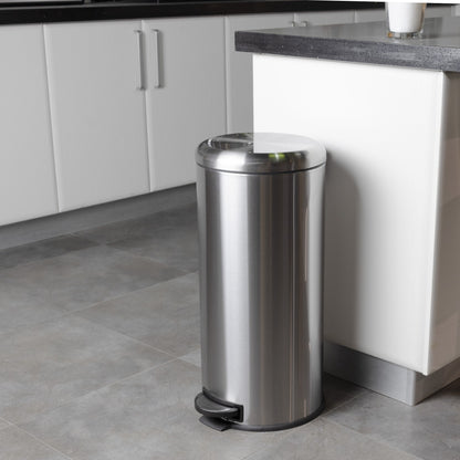 Poubelle de cuisine à pédale basique inox brossé 30L URBAN en acier avec seau couvercle bombé - REDDECO.com